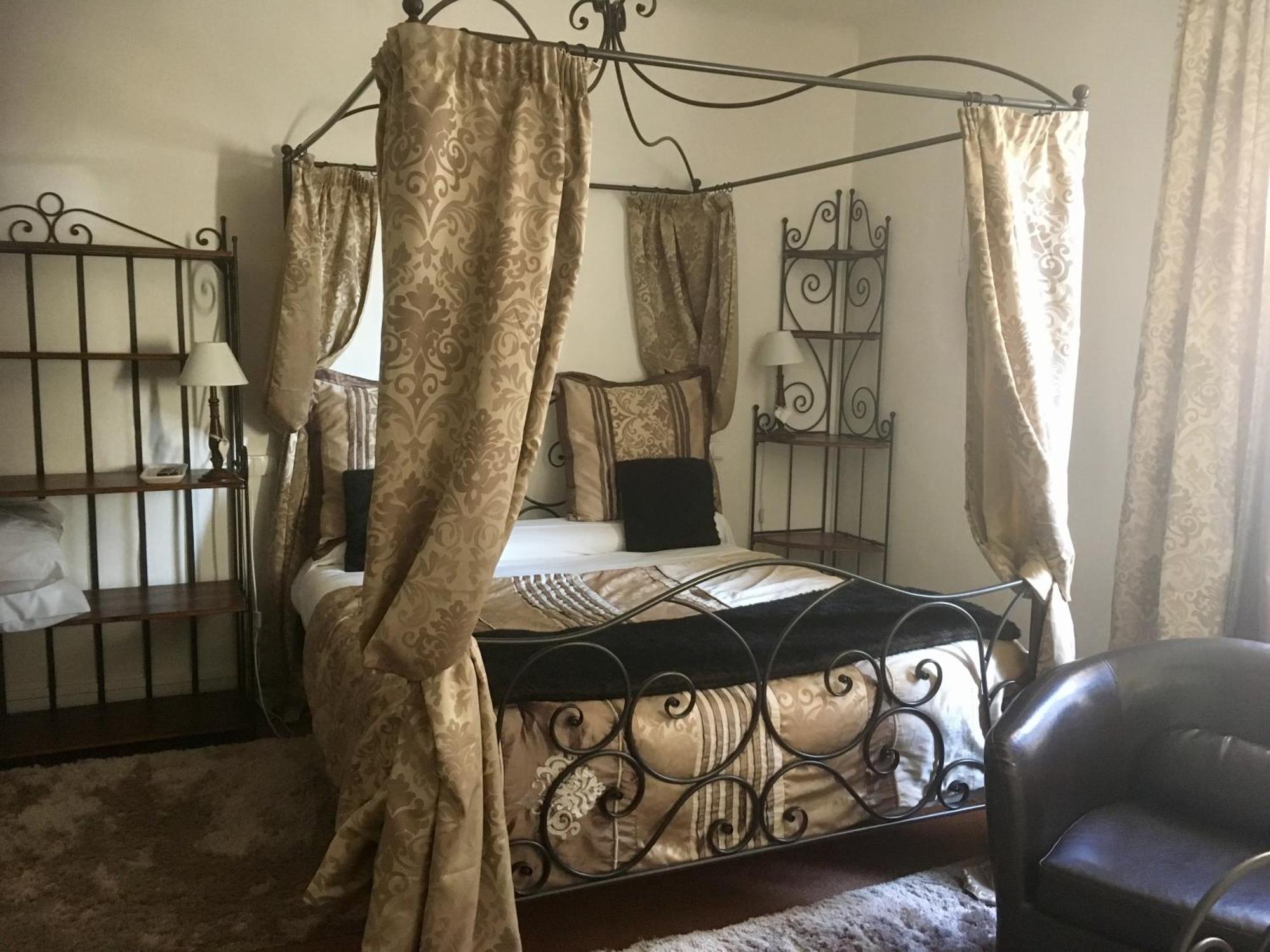 Hotel Boutique Saint-Louis リジュー エクステリア 写真
